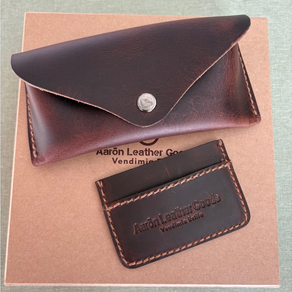 Aarón Leather Goods Dark Brown Leather Sunglasses Case & Card Holder Set